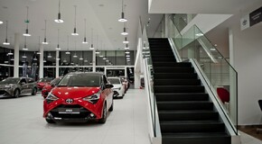 Nowy salon Toyoty i Lexusa w Krakowie – luksusowe centrum japońskiej motoryzacji